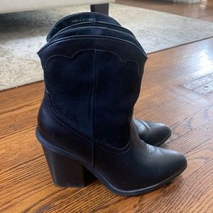 Dolce Vita DV Black Suede Nichole Ankle Cowboy Boots Heeled Womans Size 6